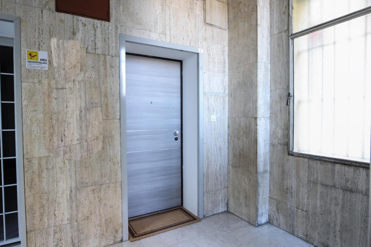 Central Apartment Close To Food And Shopping بولونيا المظهر الخارجي الصورة